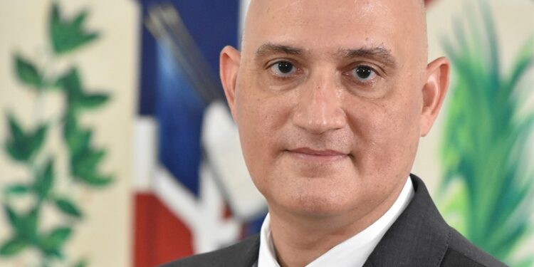 Ministro Economía cita iniciativas que impulsa el Gobierno para el desarrollo zona fronteriza