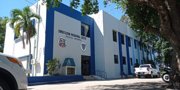 Policía apresa hombre por consumir RD$ 270 mil a tarjeta robada