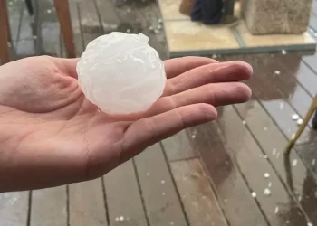 Tormenta de granizo en España deja una bebé muerta