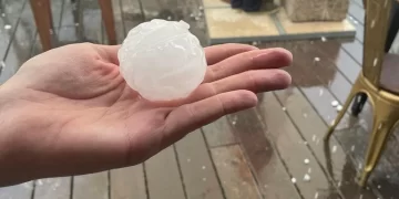 Tormenta de granizo en España deja una bebé muerta