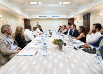 Gobierno y AmchamRD presentan avances sobre procesos de concertación de políticas públicas