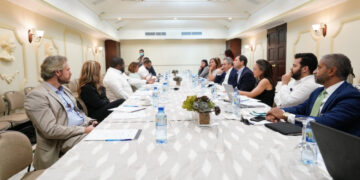 Gobierno y AmchamRD presentan avances sobre procesos de concertación de políticas públicas