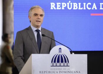 Ministro de Trabajo convoca a sectores para acuerdo sobre ajuste salarial