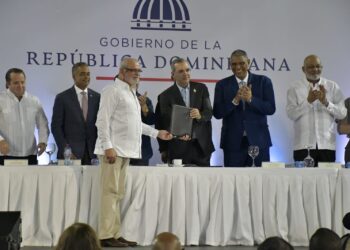 El presidente Luis Abinader presenta la Estrategia para la Reforma Educativa Policial
