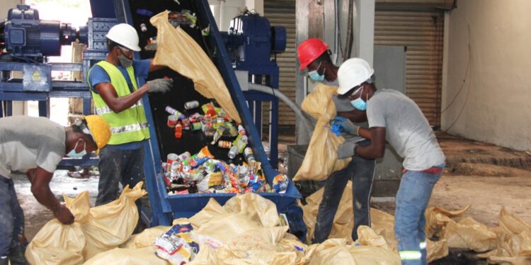 Pro Consumidor destruye más de 300 mil productos no aptos para consumo