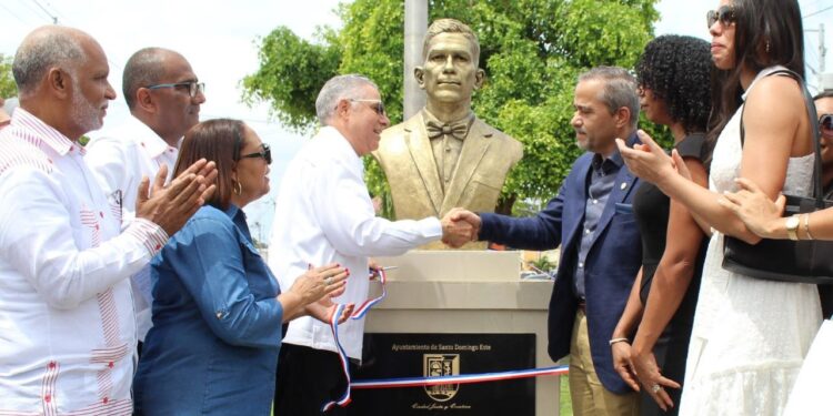 Ayuntamiento Santo Domingo Este remoza boulevard del Invi y lo dedica a Guarino Cruz