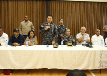 Mayor general Alberto Then encabeza encuentro de proximidad en Los Alcarrizos 