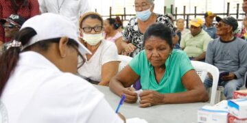 Gobierno beneficia en jornada "Primero Tú" más de 6 mil personas en Santiago