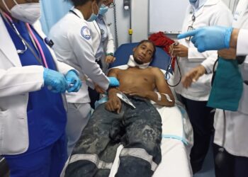 Trasladan al hospital Militar Ramón de Lara mineros rescatados