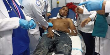 Trasladan al hospital Militar Ramón de Lara mineros rescatados