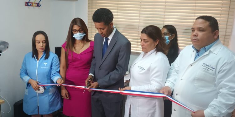 Hospital Robert Reid Cabral pone a funcionar sala lectura digital de imágenes en radiología