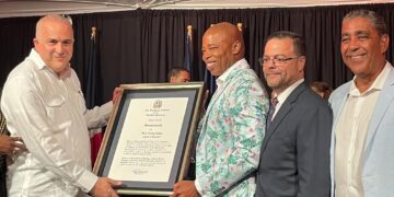 Senador Alexis Victoria reconoce alcalde de New York, Eric Adams