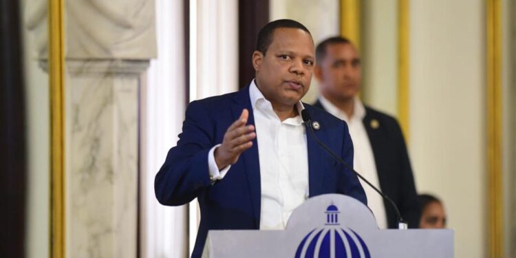 Eddy Alcántara: “Ningún gobierno ha defendido tanto los bolsillos de la gente como el de Abinader”