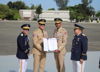 Condecoran con la Medalla “Vuelo Panamericano” al Mayor General ERD., Juan José Otaño Jiménez