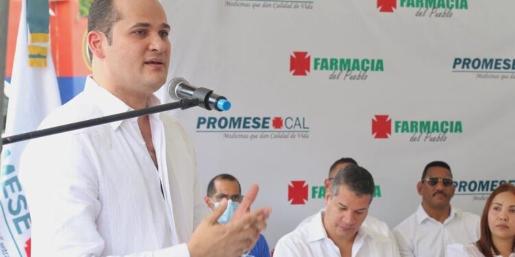 PROMESE/CAL entrega Farmacia del Pueblo en La Romana