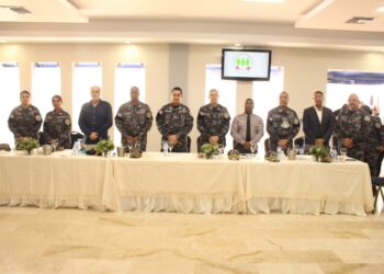 Padres policías son agasajados por su rol familiar y como defensores de la ley y el orden