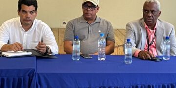 Comunidad Segura coordina con INAPA construcción de un acueducto