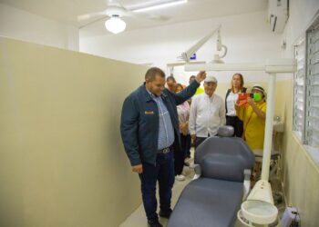 Alcalde Carlos Guzmán y Fundación B2M entregan Unidad de Atención Primaria en comunidad de Duquesa