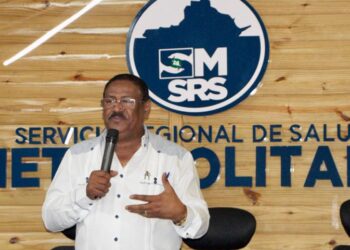 Capacitan en derecho administrativo a encargados departamentos centros SRSM