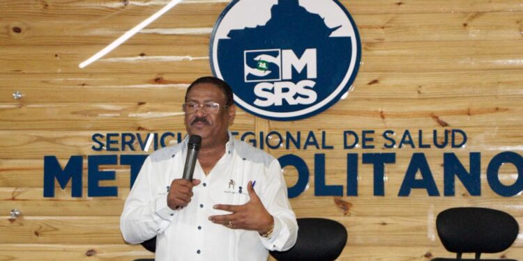 Capacitan en derecho administrativo a encargados departamentos centros SRSM