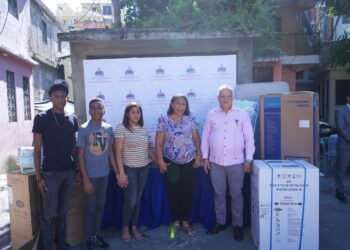 Instituto de Auxilios favorece con donación a familia afectada por incendio