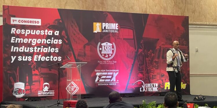 Cierran con éxito primer congreso internacional ¨Respuesta a Emergencias Industriales y sus Efectos en Santo Domingo¨