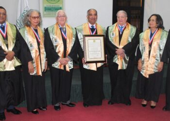 José Armando Tavárez ingresa a la Academia de Ciencias