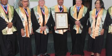 José Armando Tavárez ingresa a la Academia de Ciencias