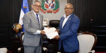 Cámara de Diputados recibe propuesta de modificación al Presupuesto General 