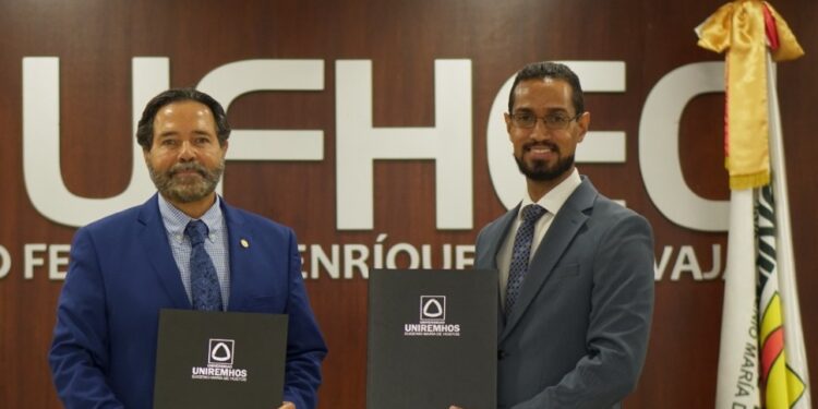 UNIREMHOS firma alianza con universidad de Ecuador para impulsar proyectos de investigación
