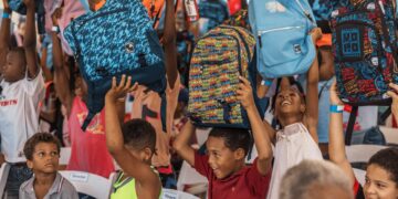 ADN y Embajada de Israel donan útiles escolares a 150 niños de La Arenita