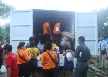 Jóvenes adventistas realizan operativo de servicio y ayuda en comunidad de Monte Plata