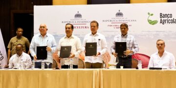 Gobierno firma acuerdo con PepsiCo para incrementar la producción local de papas de uso industrial