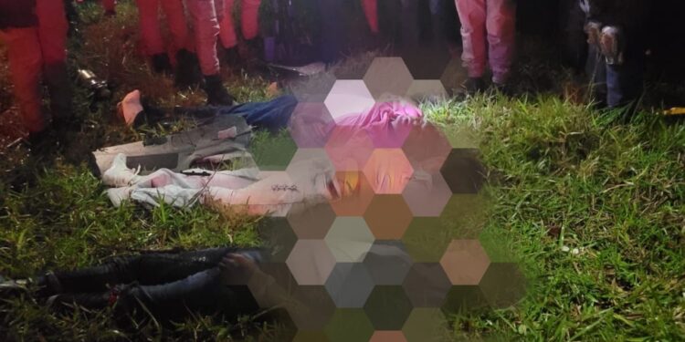 Mueren cuatro personas en accidente de tránsito