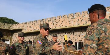 Comandante general del Ejército realiza recorrido de supervisión por la frontera 