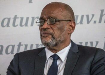 Miles de manifestantes haitianos exigen la dimisión de Henry