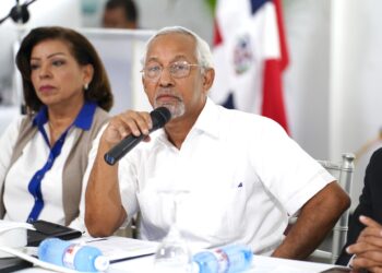 Ministro de Educación llama a superar las deficiencias para garantizar el aprendizaje de los estudiantes