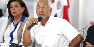 Ministro de Educación llama a superar las deficiencias para garantizar el aprendizaje de los estudiantes