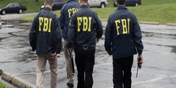El FBI incautó once carpetas de documentos en registro a Trump
