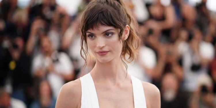 La repentina muerte de la modelo y actriz Charlbi Dean a los 32 años