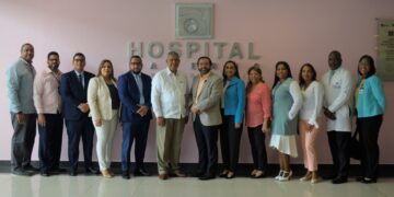 Hospital Materno Reynaldo Almánzar recibe visita del ministro de Administración Pública