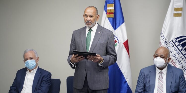 INABIE advierte a suplidores que ya no es “una mesa de buitres”