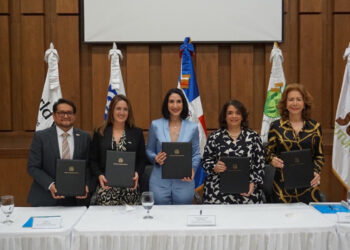 CONANI firma convenio con organizaciones para educar sobre prevención de embarazo y uniones tempranas