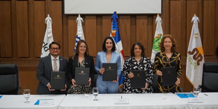 CONANI firma convenio con organizaciones para educar sobre prevención de embarazo y uniones tempranas