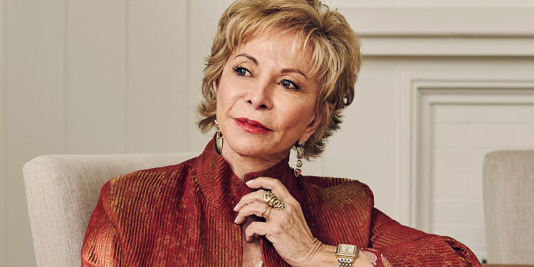 Los 80 años de Isabel Allende: amar, escribir y conectarse con sus lectores