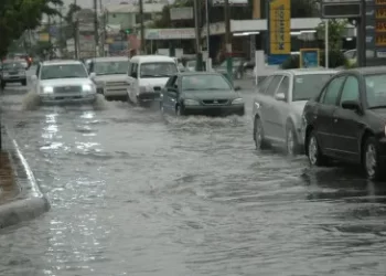 COE: Seis provincias del país en alerta verde por vaguada