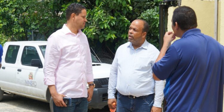 Director Regional 15 supervisa trabajos de reparación y adecuación en liceo El Manzano, para habilitación de nuevas aulas