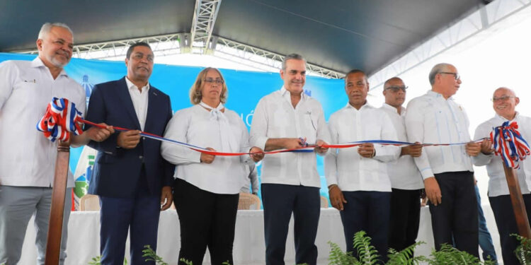 Presidente Abinader inaugura obras en Quita Sueño y Piedra Blanca