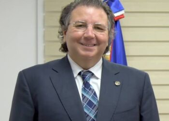 Renuncia de su cargo el superintendente de Electricidad, Rafael Velazco