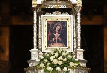 Trasladan la Virgen de la Altagracia a Santo Domingo tras 100 años